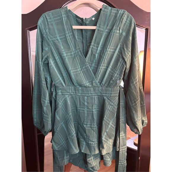 NEW Green Rompers V Neck Waist Tie Layered Ruffle Hem S - Picture 4 of 4